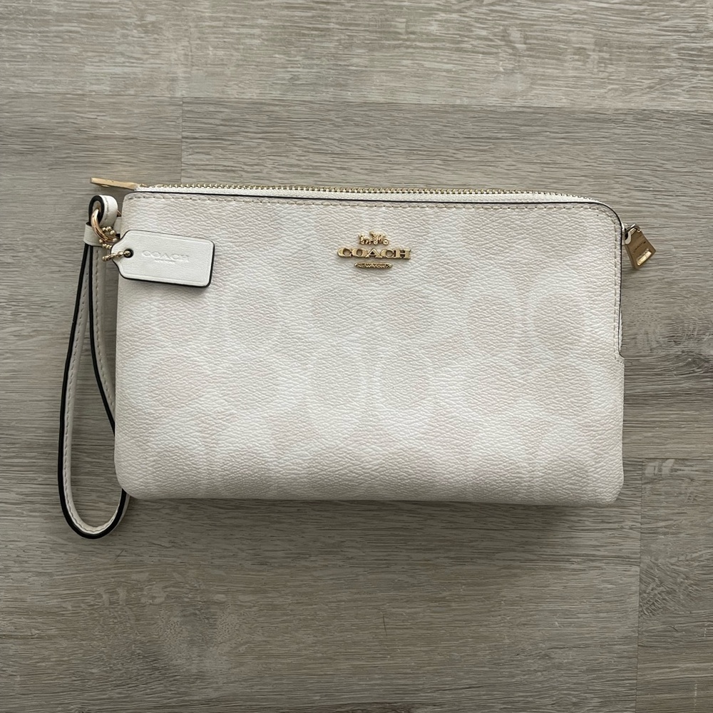 COACH - Double Zip Wallet In Signature Canvas Leather